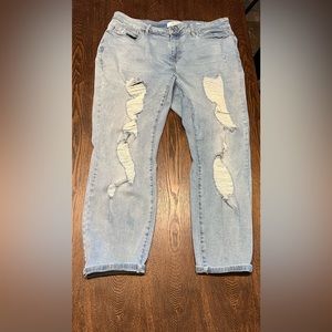 Judy Blue 18w Distressed Light Wash Boyfriend Jeans